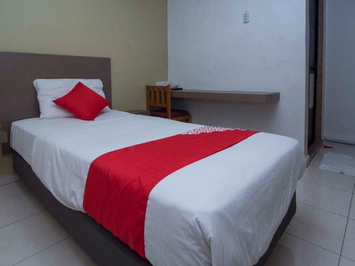 Oyo 434 Marbella Hotel Johor Bahru Ngoại thất bức ảnh