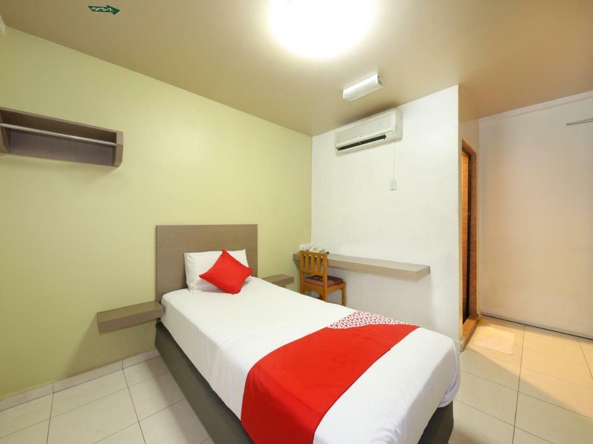 Oyo 434 Marbella Hotel Johor Bahru Ngoại thất bức ảnh