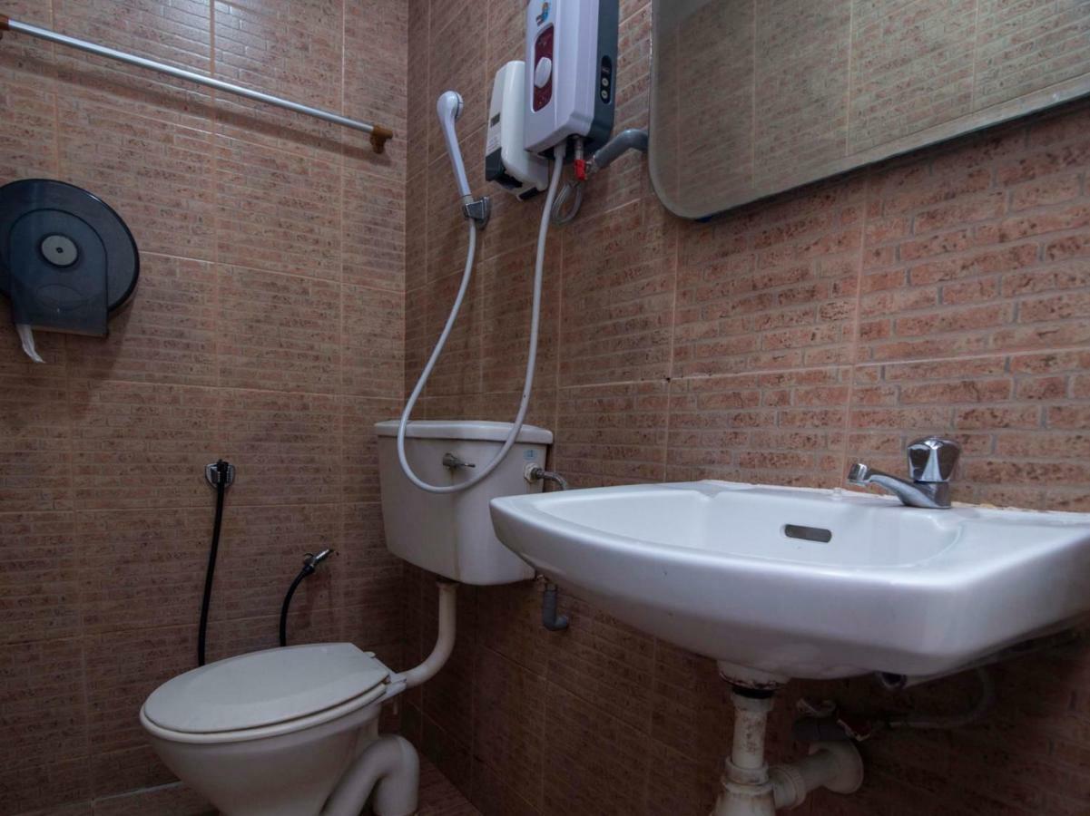 Oyo 434 Marbella Hotel Johor Bahru Ngoại thất bức ảnh