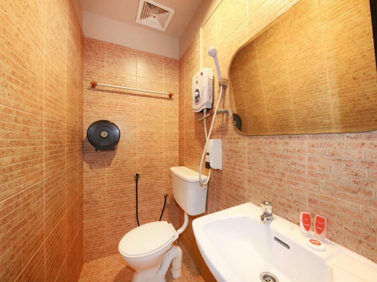 Oyo 434 Marbella Hotel Johor Bahru Ngoại thất bức ảnh